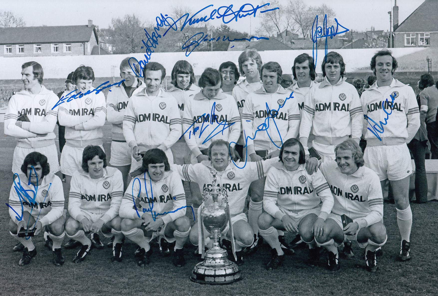 Football Autographed Leeds United 1974 12 X 8 Photo : B/W, Depicting A Wonderful Image Showing The