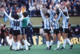 Autographed Ossie Ardiles 12 X 8 Photo : Col, Depicting Argentinian Players Including Ossie
