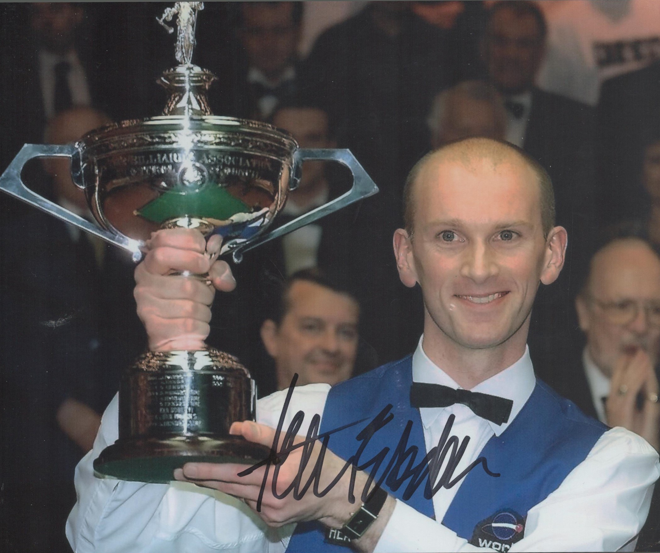 Snooker Peter Ebdon signed 10x8 colour photo pictured with the World Championship trophy. Good