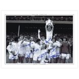 Autographed LEEDS UNITED 1972 16 x 12 Photo-Edition : B/W, depicting Leeds United captain Billy