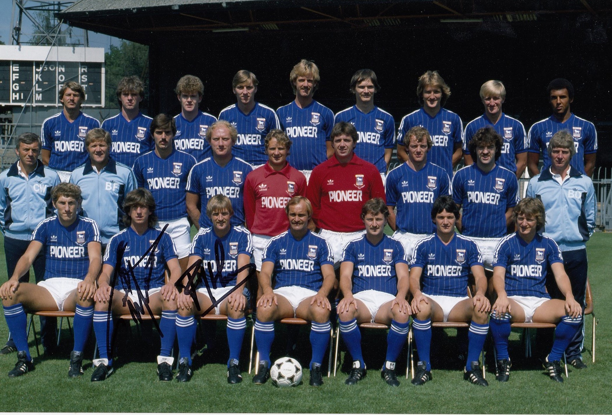Autographed Ipswich Town 12 X 8 Photo: Col, Depicting Ipswich Town's Squad Of Players And Coaching