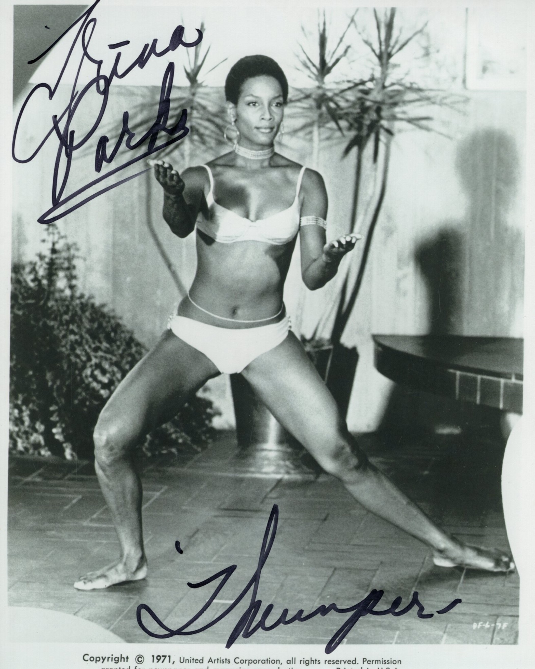 007 James Bond movie Diamonds are Forever 8x10 photo signed by actress Trina Parks (Thumper). Good