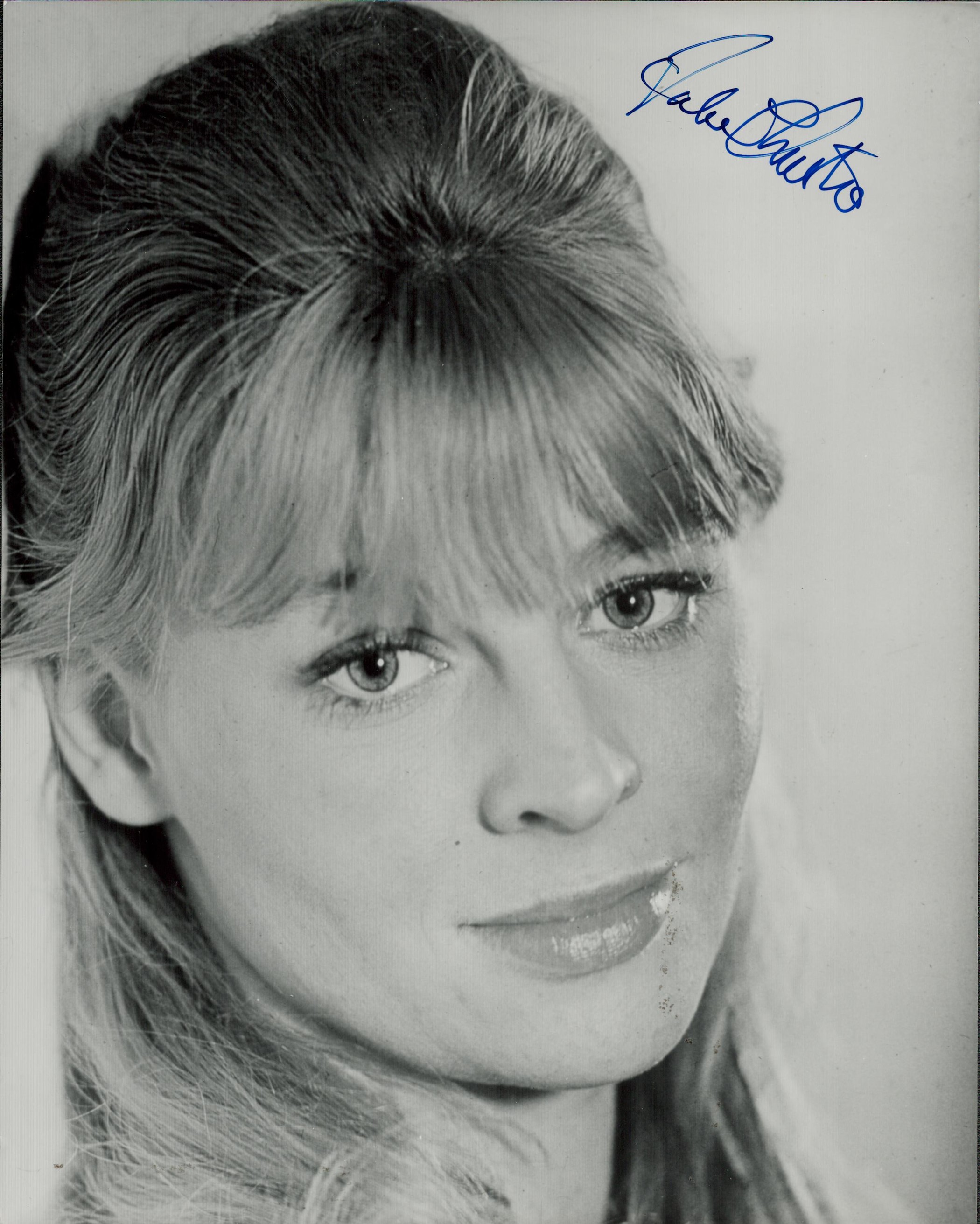 Julie Christie signed 10x8 black and white photograph, nice early imageAll autographs come with a