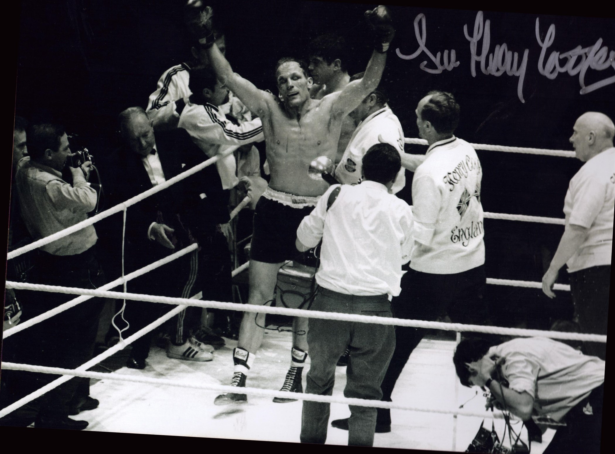 Sir Henry Cooper signed 10x8 black and white photo. Sir Henry Cooper OBE KSG (3 May 1934 - 1 May