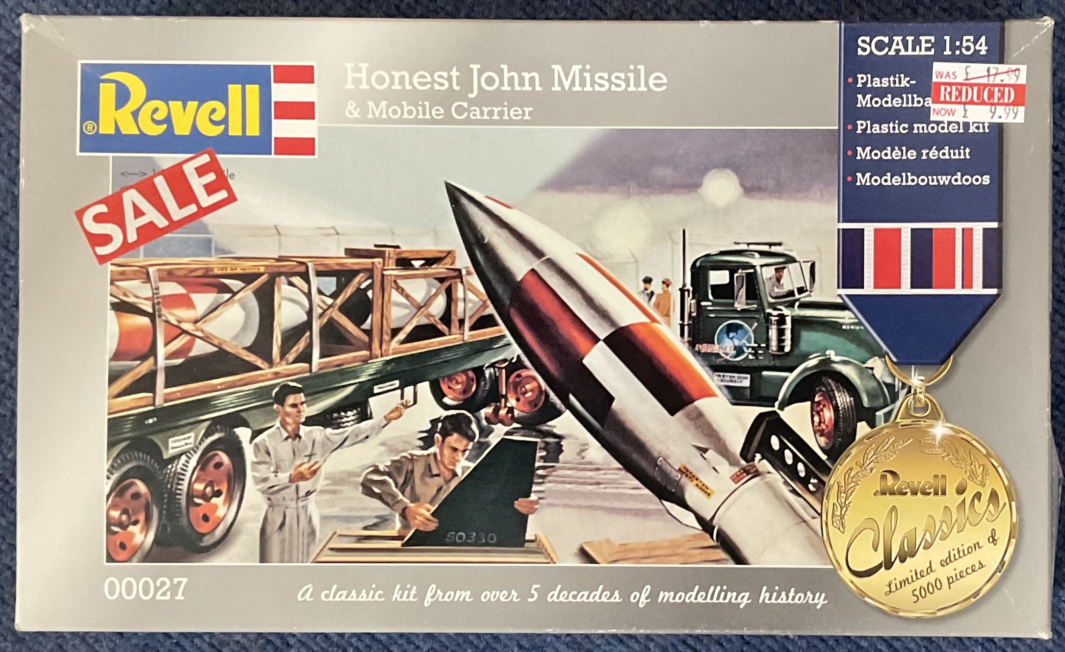 Honest John Missile & Mobile Carrier Plastic Model Kit (scale 1:54) by Revell 2011 unopened &