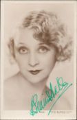 Binnie Hale Beatrice Signed Black and White photo Postcard, Binnie Mary Hale Monro was an English