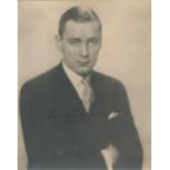 Herbert Marshall (1890-1966), a signed 10x8 vintage photo. An English stage, screen, and radio actor