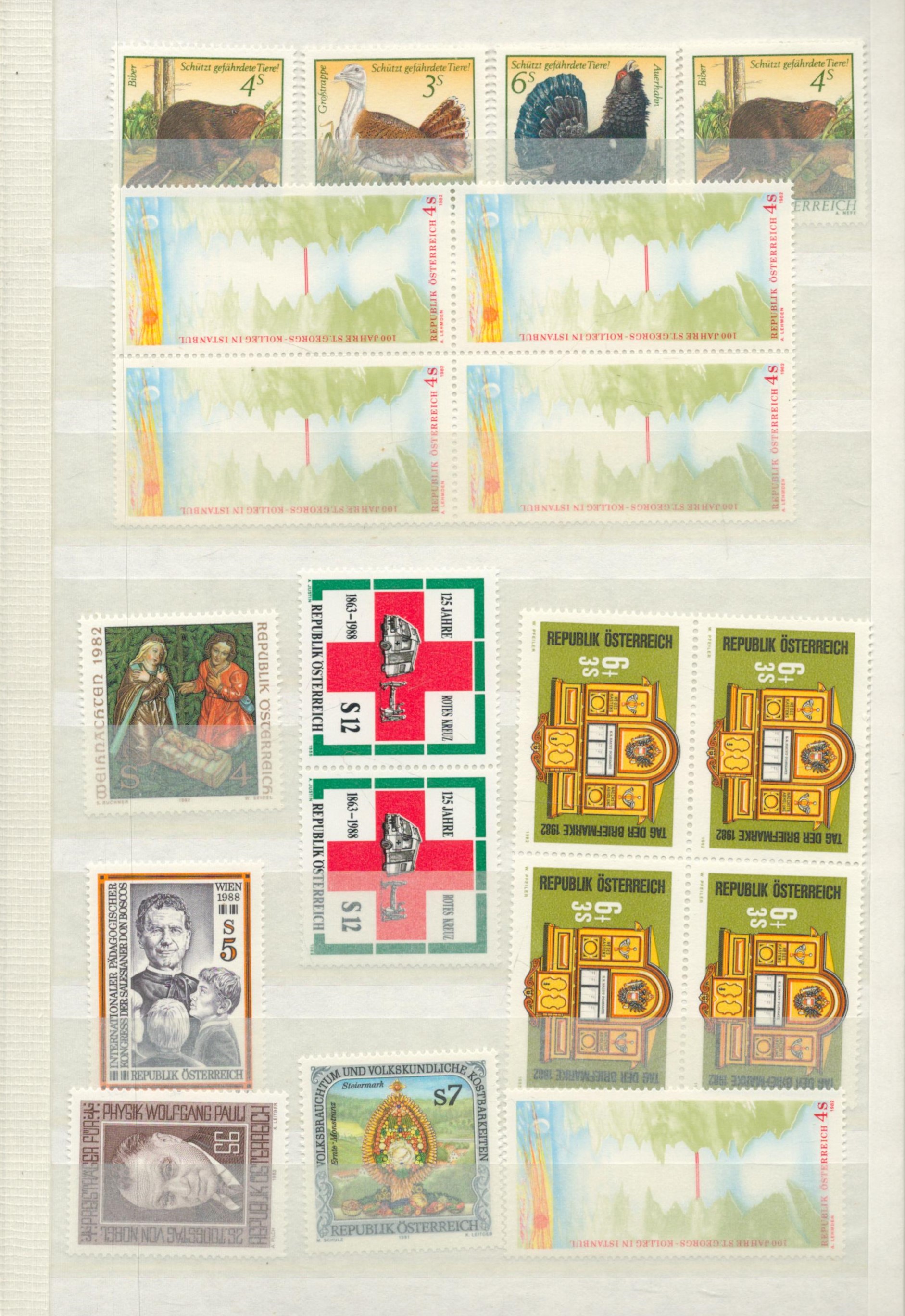 Austria Mint & used Stamps ina Lidner Stockbook with 17 Hardback Pages and 8 Rows each side - Image 2 of 4