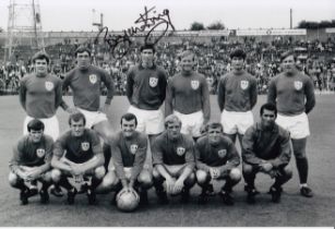 Autographed BRYAN KING 12 x 8 photo : B/W, depicting Millwall players posing for a team photo