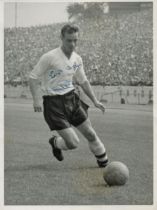 Ray Parry signed 8x6 inch Bolton Wanderers 1955 original black and white photo. Good condition.