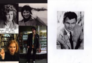 TV/FILM Collection of 5 signed 10x8 inch photos including names of Franka Potente, Jack Palance,