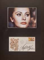 Sophia Loren Italian Actress Signed First Day Cover With Mounted 11x15 Photo Display. Good