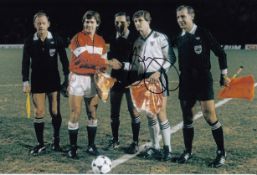 Autographed Paul Hegarty 12 X 8 Photo : Col, Depicting Dundee United Captain Paul Hegarty Shaking