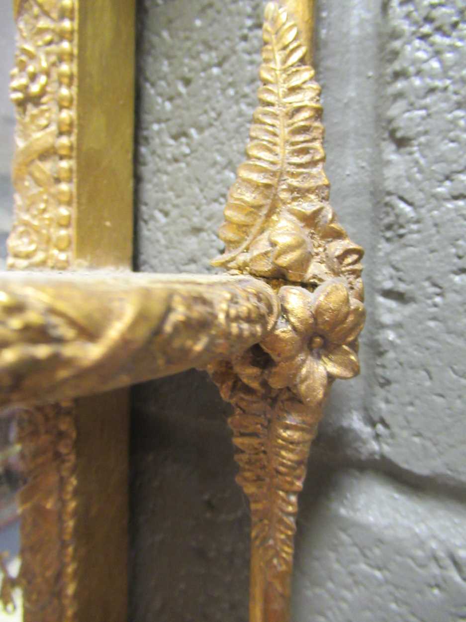 A near pair of Victorian gilt wall-mounted mirror backed etageres, with fern leaf crests and three - Image 20 of 21