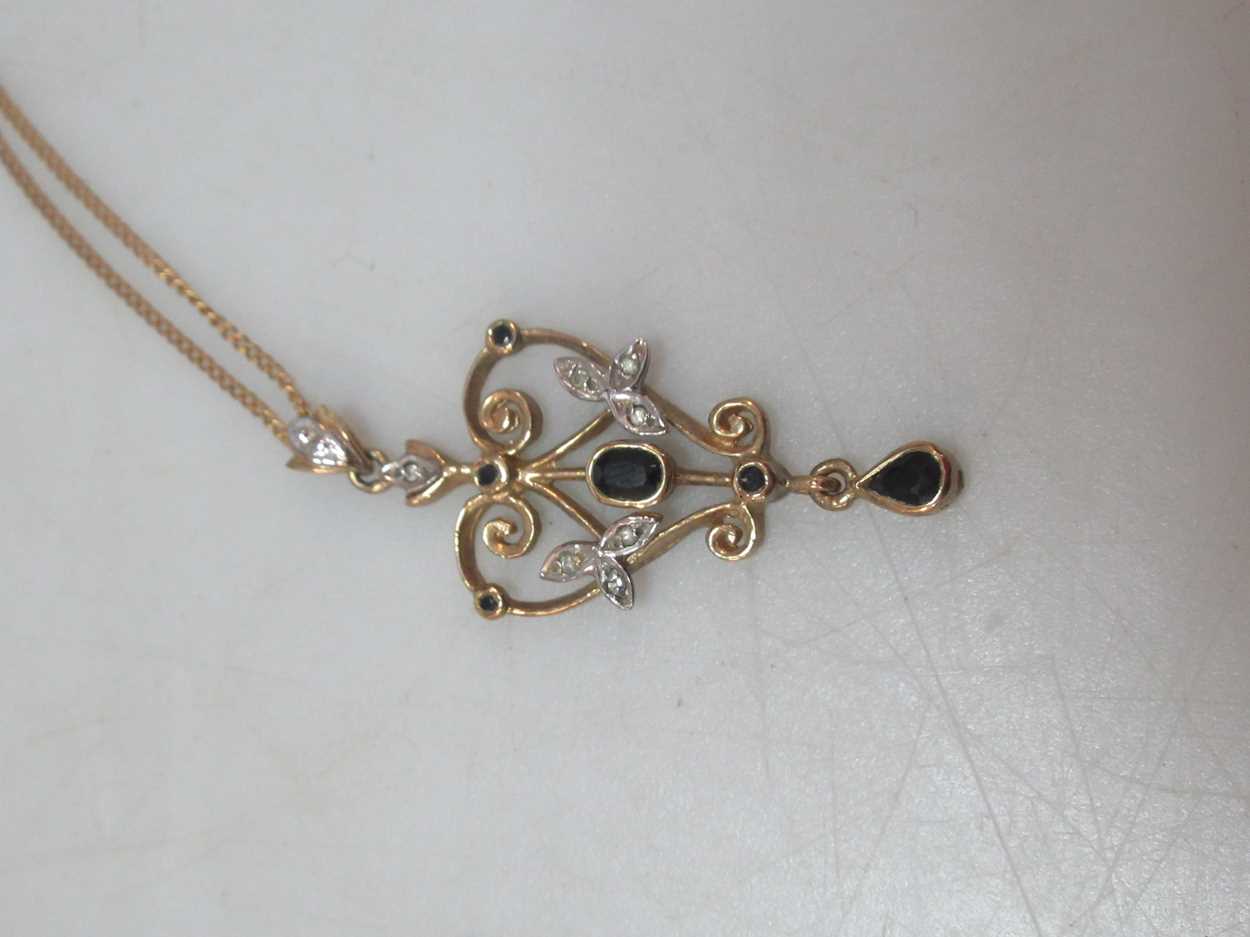 A hallmarked 9ct gold teddy bear pendant, five rings assessed or hallmarked as 9ct gold, a - Image 4 of 5