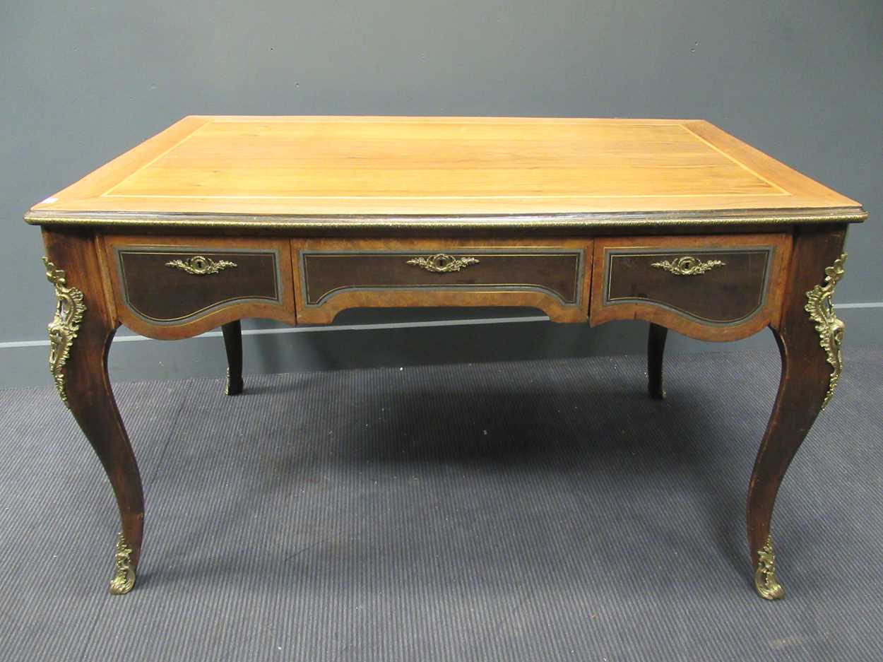 A Louis XV style writing table with three drawers on cabriole legs with gilt brass mount details, 80 - Image 2 of 13