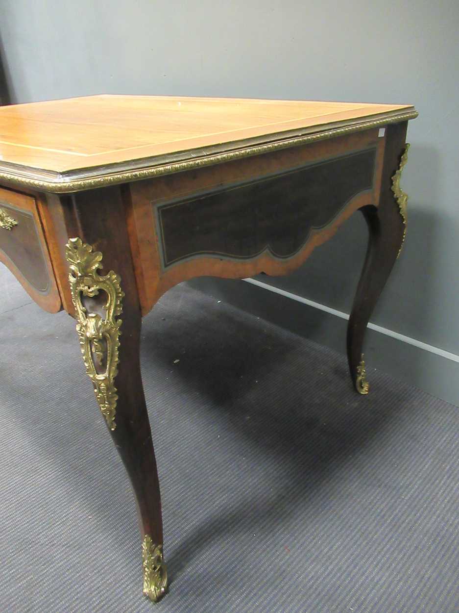 A Louis XV style writing table with three drawers on cabriole legs with gilt brass mount details, 80 - Image 6 of 13