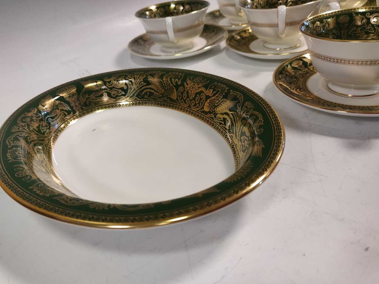 Wedgewood Florentine Bone China Dinner Service W4170, including twelve large plates and side plates, - Image 5 of 19