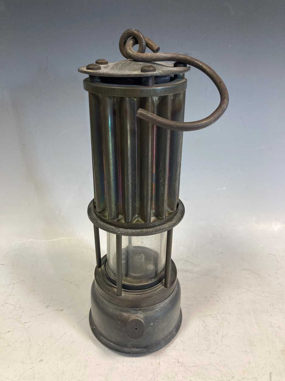A Miner's lamp by The Premier Lamp Co, Leeds, with corrugated effect upper body, 27cm high - Image 3 of 5