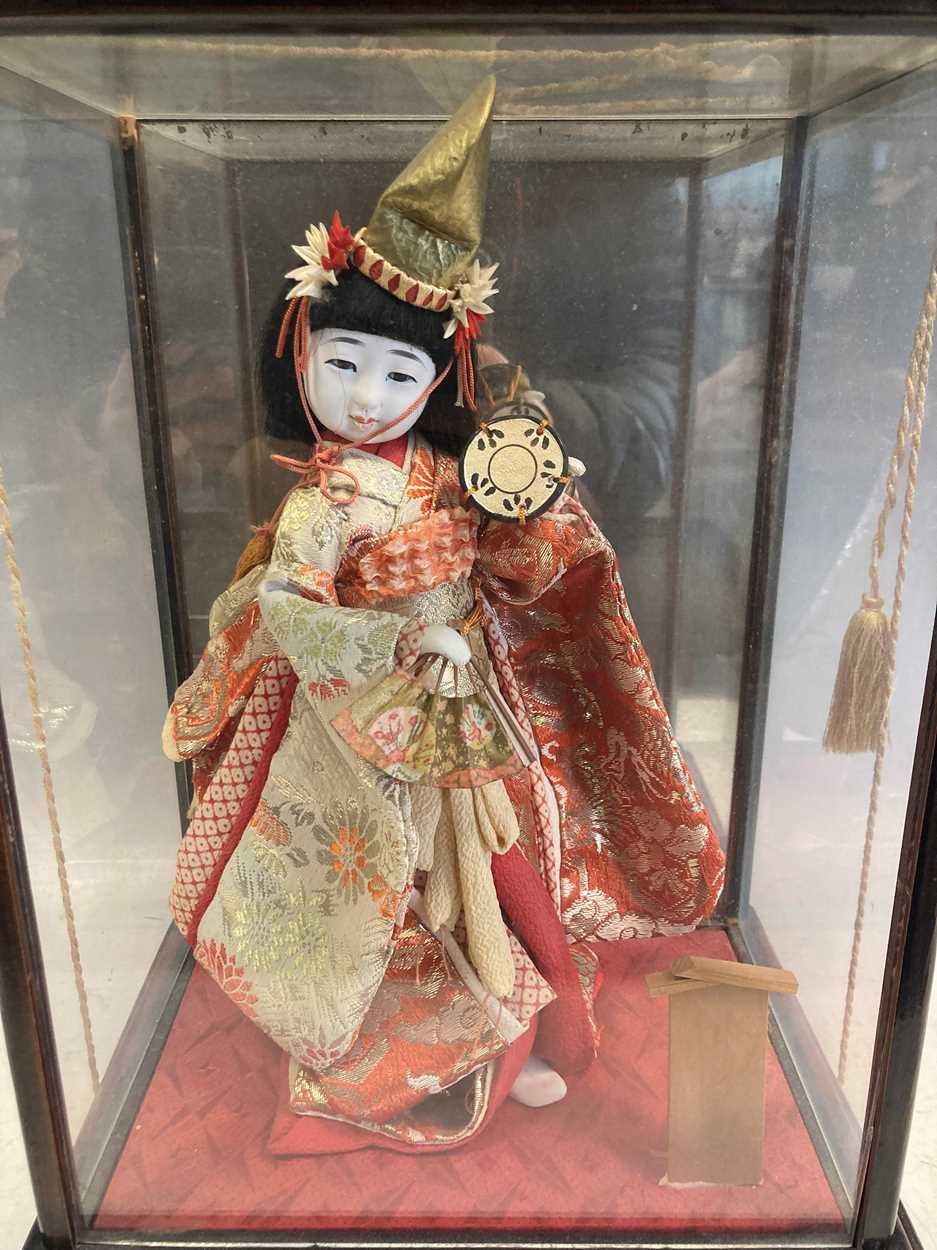 Two Japanese woodblock prints (one after Hiroshige), a costume doll in glass case, etc - Image 4 of 8