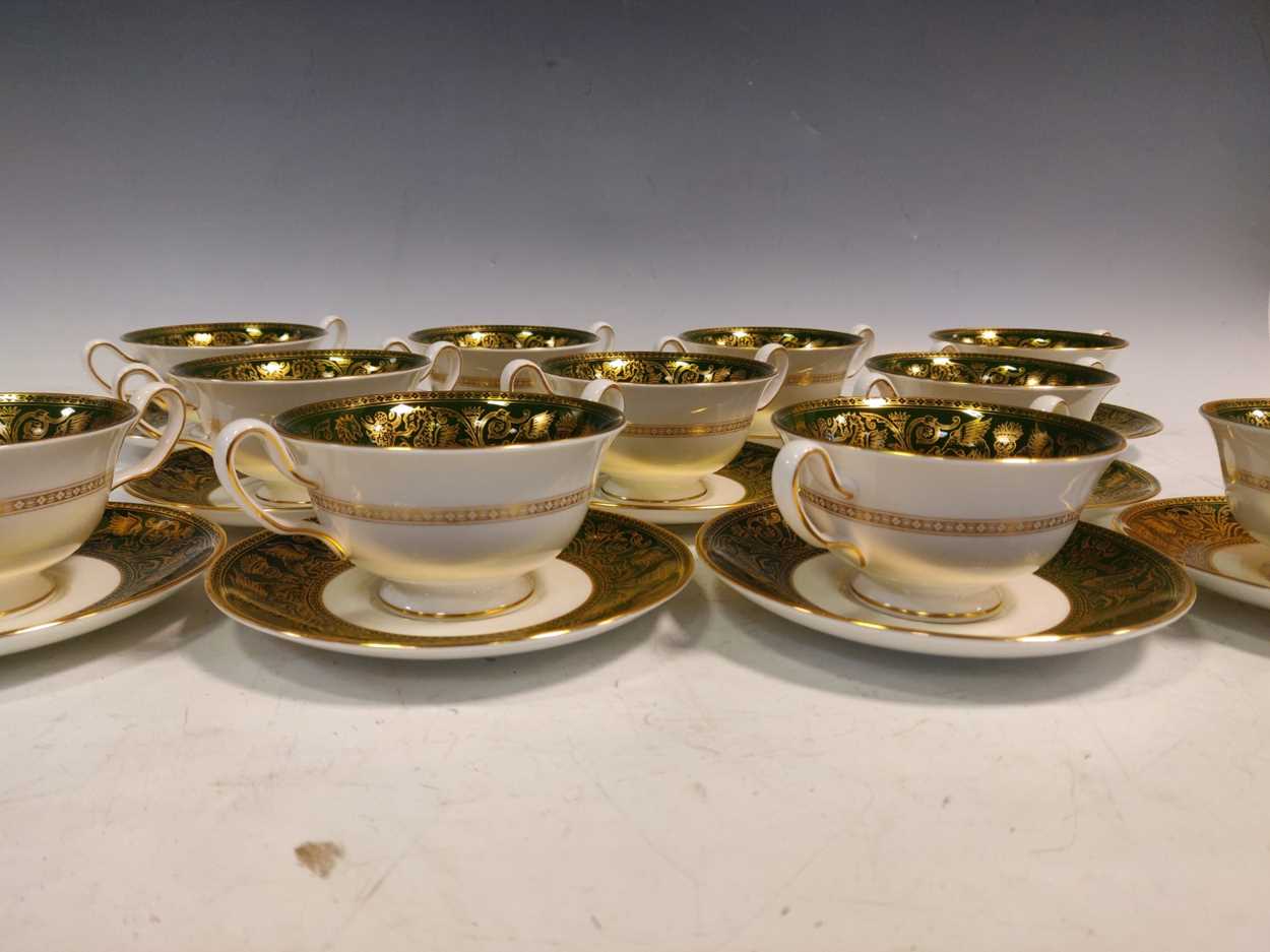 Wedgewood Florentine Bone China Dinner Service W4170, including twelve large plates and side plates, - Image 3 of 19