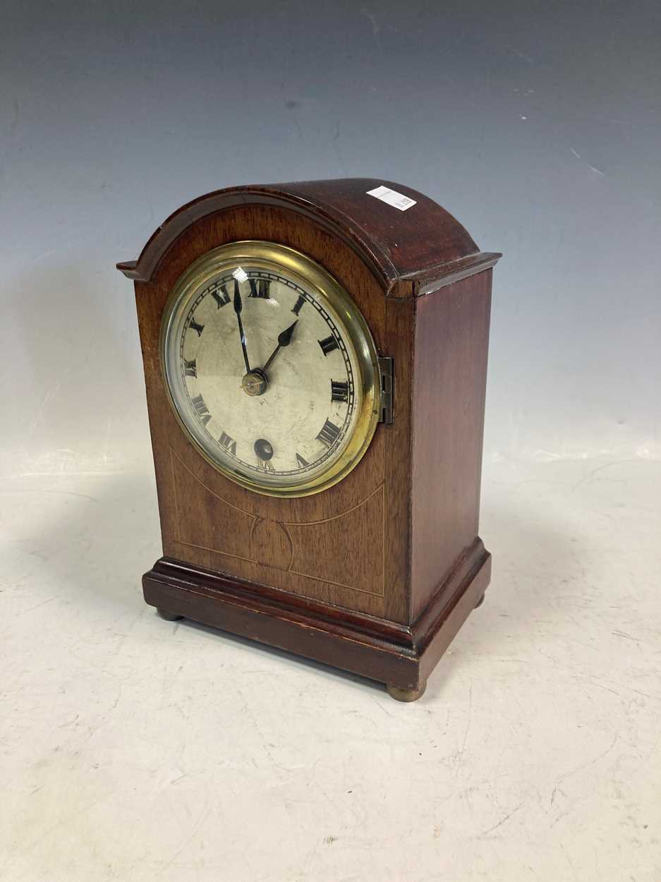 An Edwardian dome top mantel timepiece, 20cm high, and an American wall clock, 66 x 39 x 10.5cm - Image 3 of 6