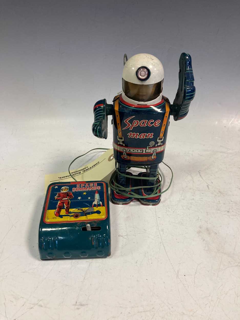 Masudaya Space Commando Astronaut - Japanese toy tin astronaut with battery control box, 19.5cm - Image 4 of 10