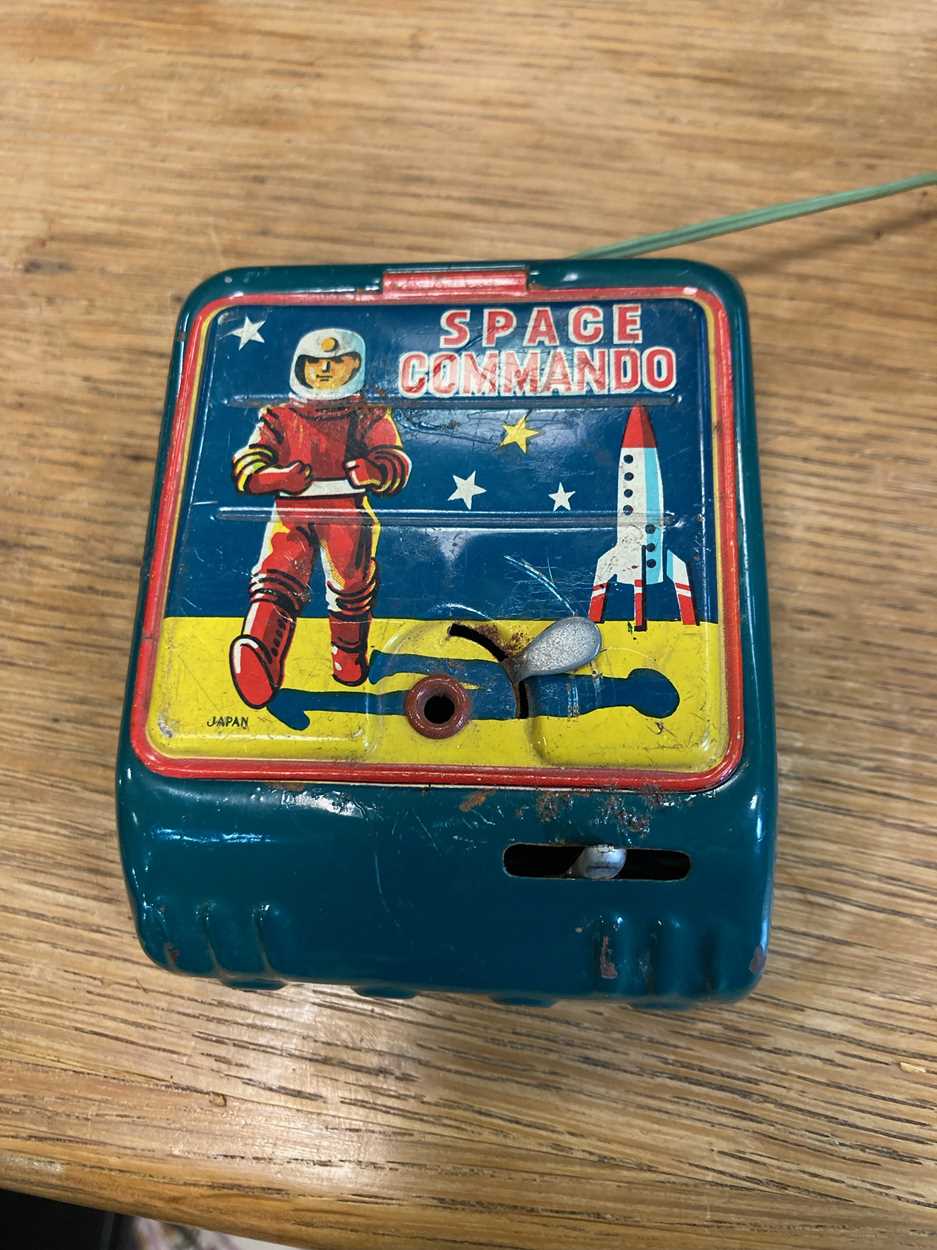 Masudaya Space Commando Astronaut - Japanese toy tin astronaut with battery control box, 19.5cm - Image 8 of 10