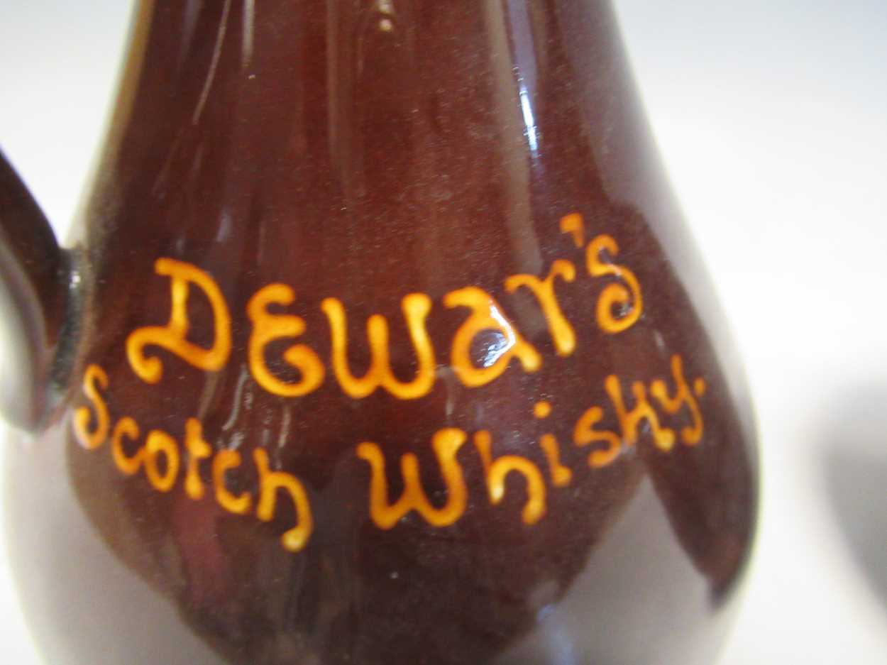 Two Royal Doulton Dewars Whisky ewers, tallest 21cm high - Bild 6 aus 6