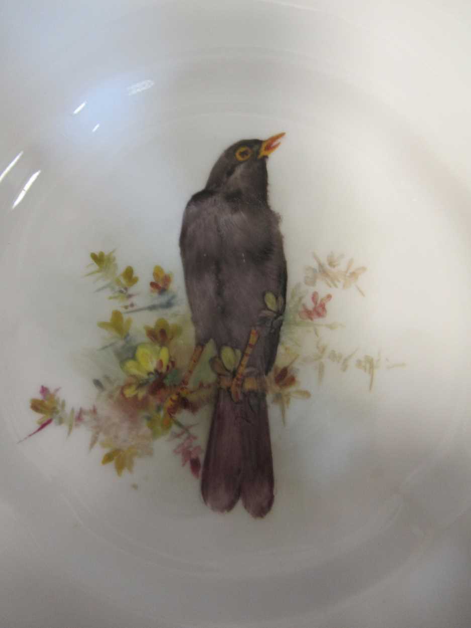 A small Worcester plate painted with a blackbird, a vase painted with a pheasant, 11cm high, and - Bild 4 aus 6