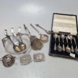 A cased set of 6 silver teaspoons, a silver nurse's buckle and a silver mustard, 4.5ozt gross,