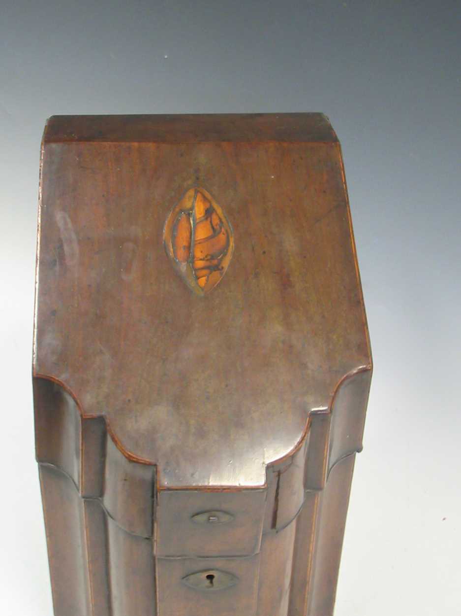 A George III mahogany knife box, 37 x 22 x 28cm - Image 5 of 5
