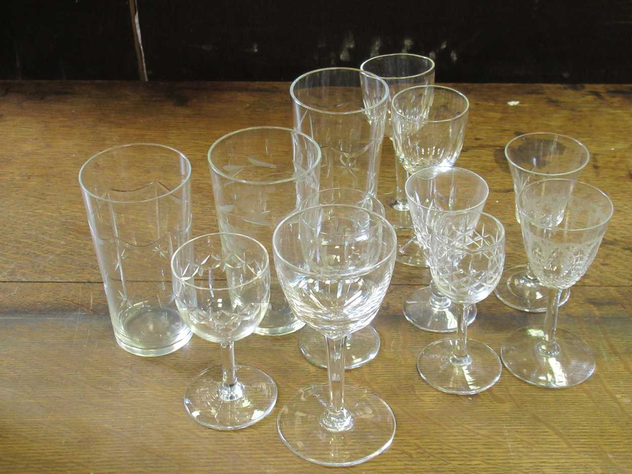 A quantity of drinking glasses, to include green glass wine glasses, faceted champagne flutes, a - Image 6 of 6