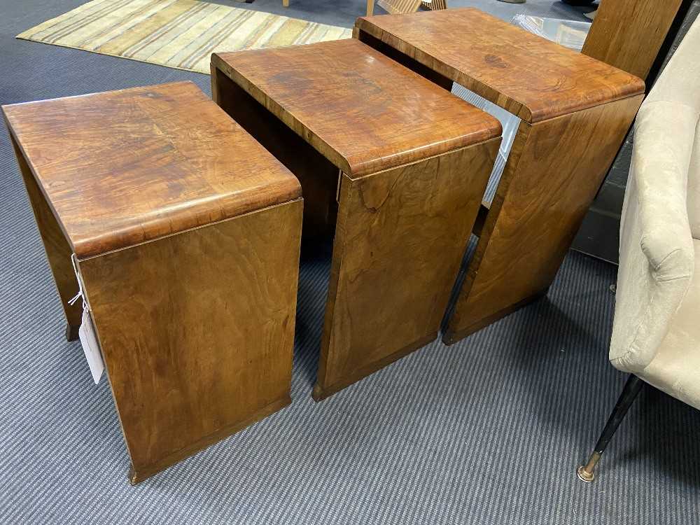 An Art Deco nest of three walnut side tables, - Image 5 of 10