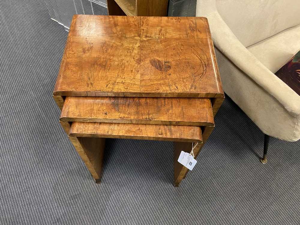 An Art Deco nest of three walnut side tables, - Image 9 of 10