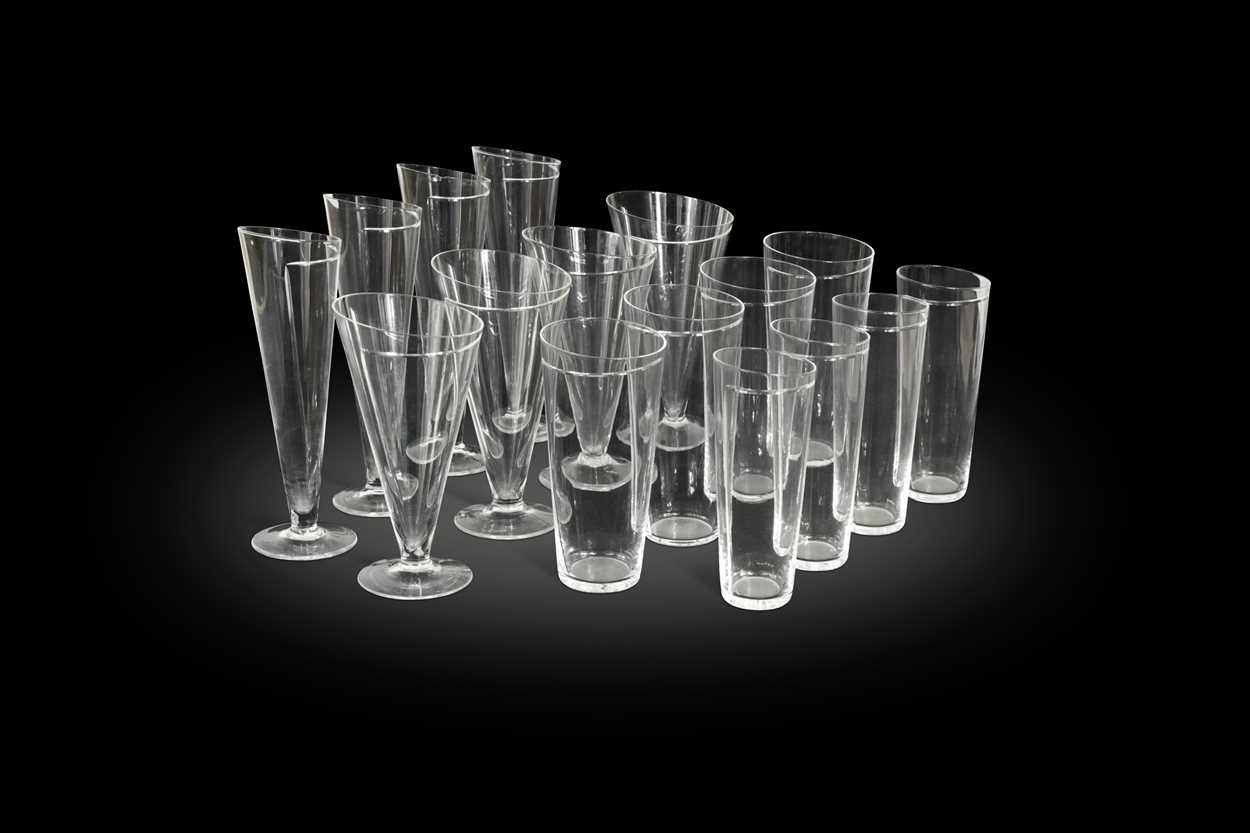 A set of 16 Carlo Moretti Cartoccio drinking glasses,