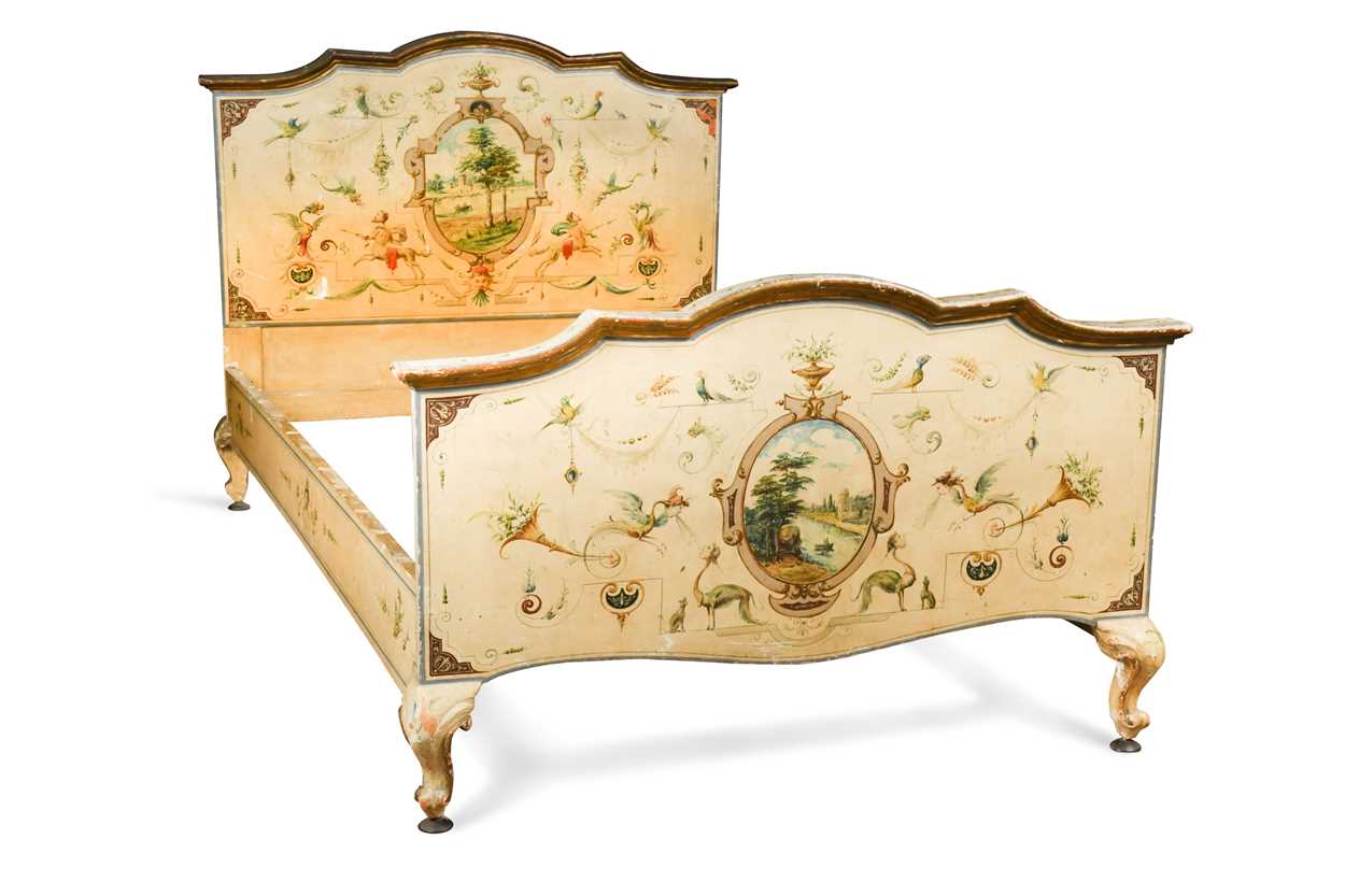 A suite of Italian painted bedroom furniture, late 19th / early 20th century, - Image 3 of 4