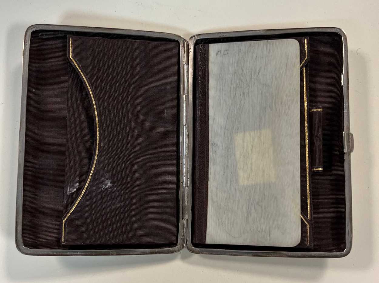 A Victorian silver purse with the original fitted case, - Image 5 of 7