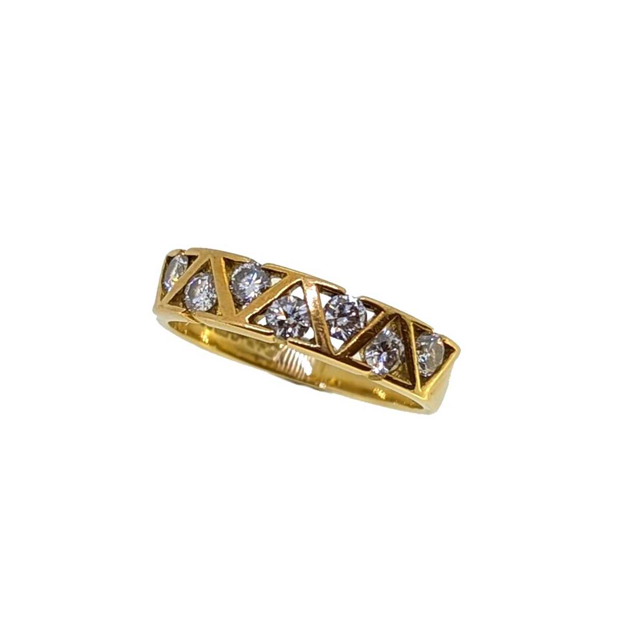 An 18ct gold seven stone diamond ring,