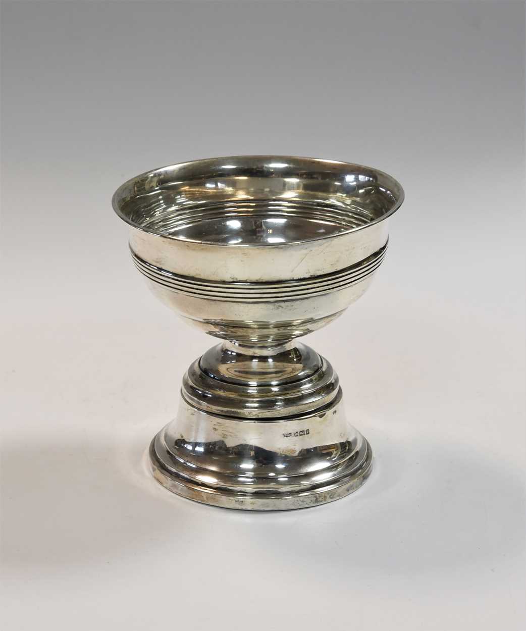 An Edward VII silver presentation bowl with detachable stand, - Image 3 of 6