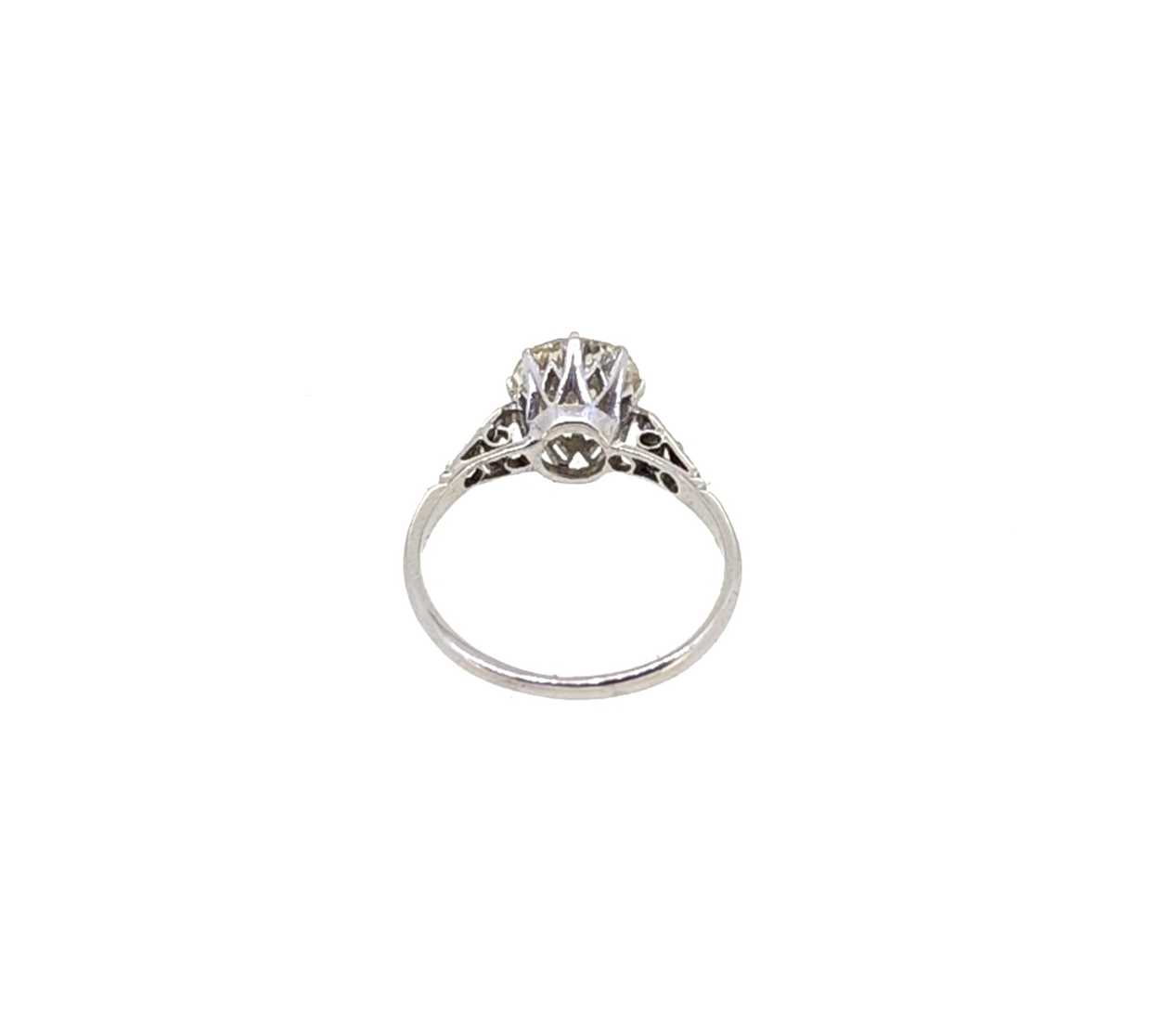 An early 20th century single stone diamond ring, - Image 3 of 4