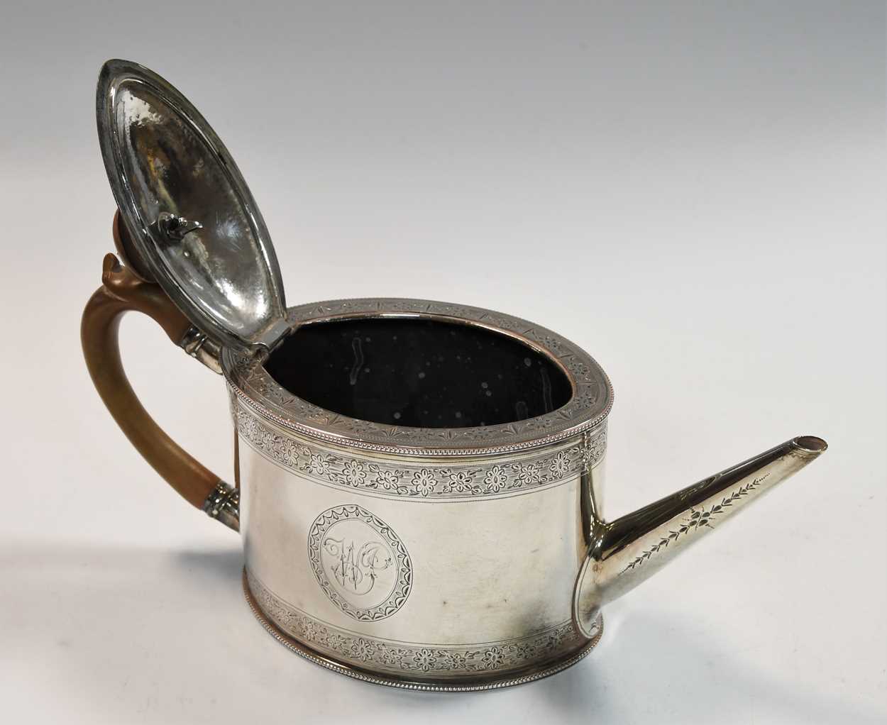 A George III 18th century silver teapot, - Image 3 of 6