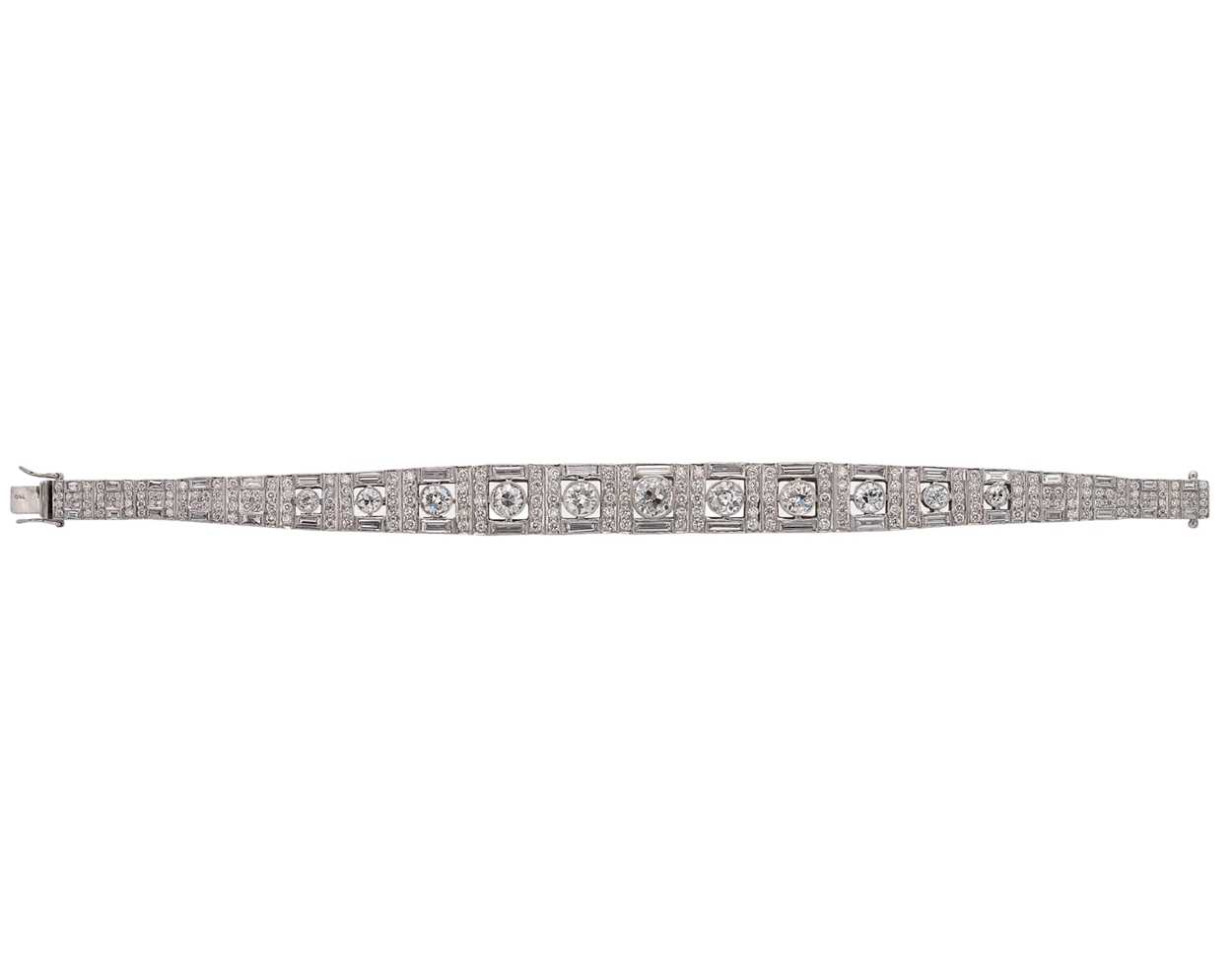 A diamond bracelet, - Image 2 of 4