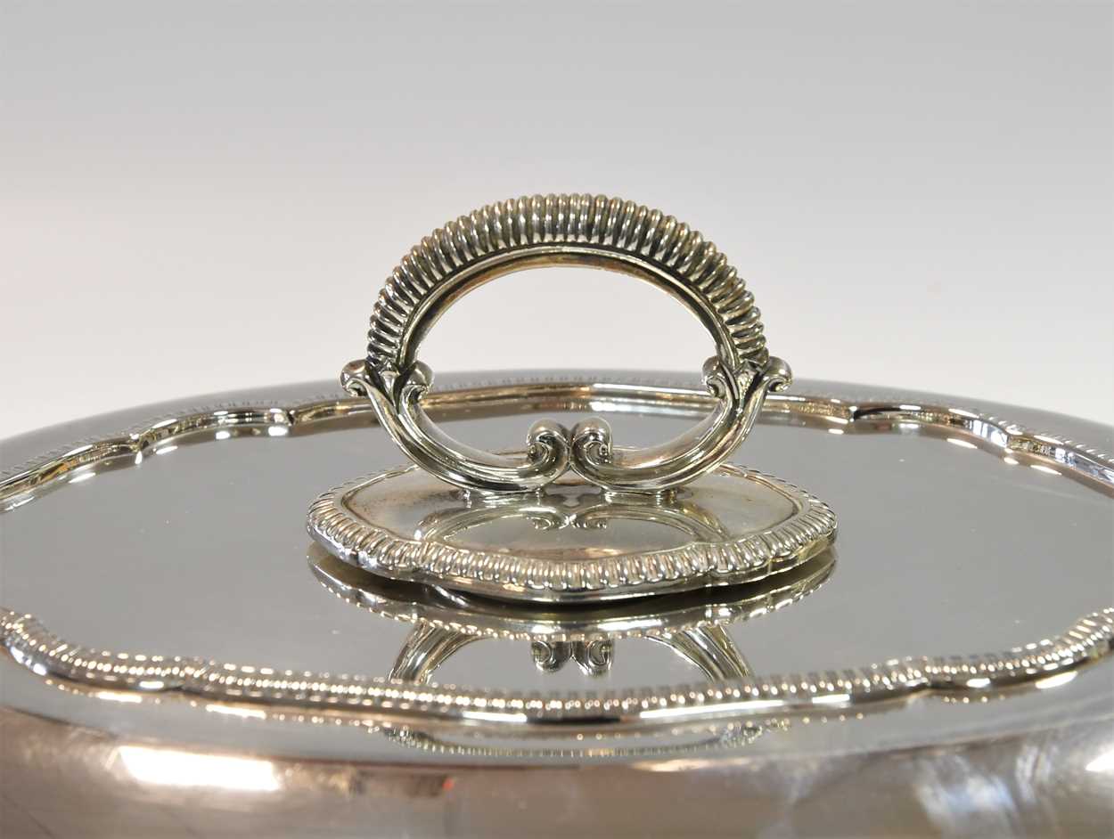 A pair of George V silver entrée dishes, - Image 4 of 12