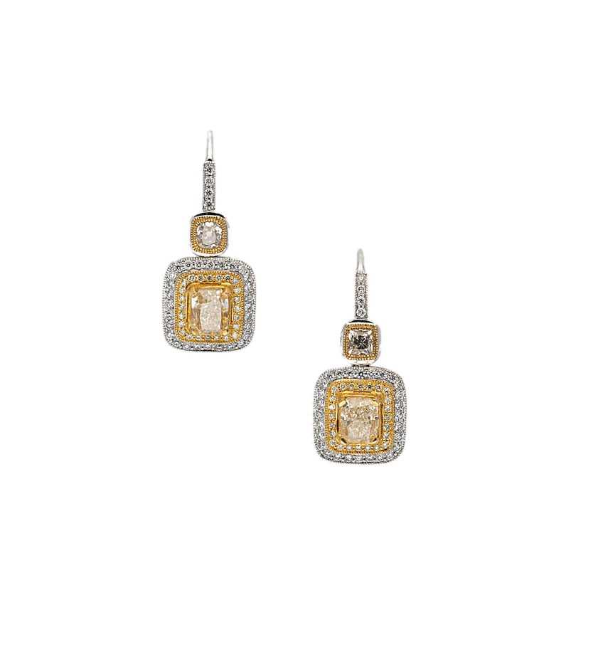 A pair of yellow and white diamond ear pendants,