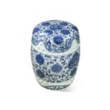 A Chinese blue and white porcelain barrel seat, Qing Dynasty, 19th century,