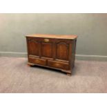 A small George III oak mule chest, 73 x 106 x 49cm