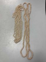 Three freshwater pearl necklaces (3)