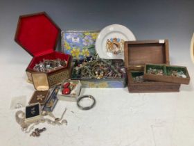 A large collection of costume jewellery and collectors items