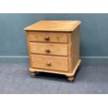 A Victorian pine chest of three drawers 85 x 77 x 59cm